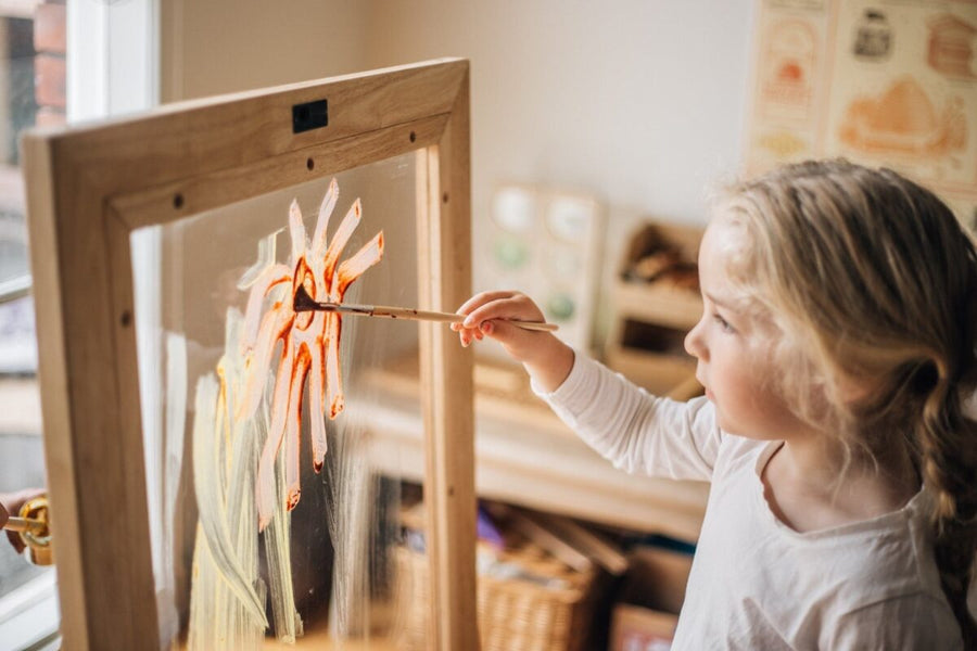 Q Toys |  Perspex Easel