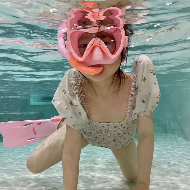 Sunnylife | Kids Dive Set Medium, Sea Seeker Strawberry