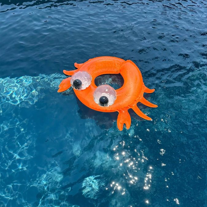 SUNNYLiFE | Kiddy Inflatable Pool Ring, Sonny the Sea Creature Neon Orange - Image 3