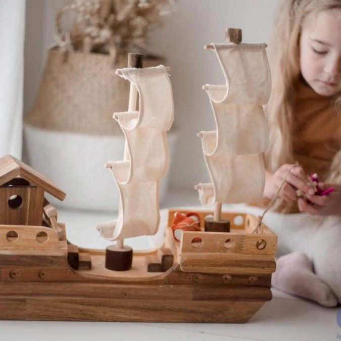 Qtoys | Wooden Pirate Ship - Image 4