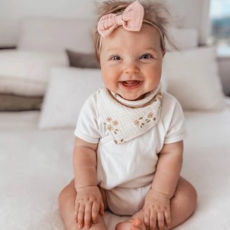 Over the Dandelions | Organic Muslin Daisy Bib
