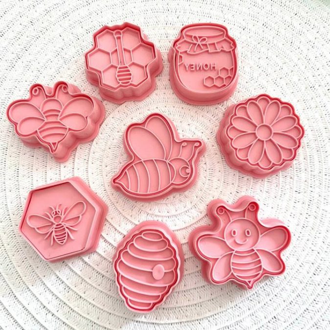 Wild Dough | Cutter and Stamp Set, Bee - Image 2