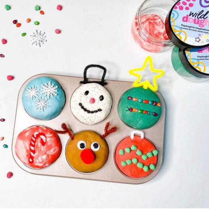 Wild Dough | Scented Playdough, Twinkle Red Christmas - Image 3
