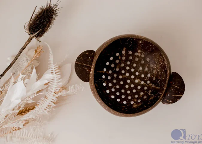 Qtoys | Coconut Colander