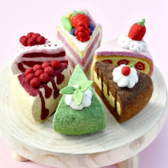Tara Treasures | Felt Play Food, Chocolate Caramel Cake Slice - Image 3