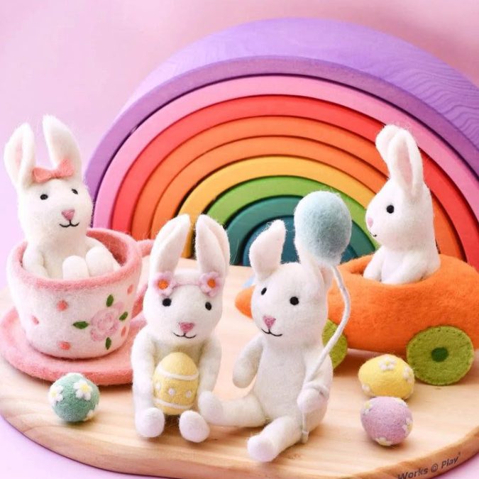 Tara Treasures | Felt Easter Toy or Decoration, Rabbit with Easter Egg - Image 3