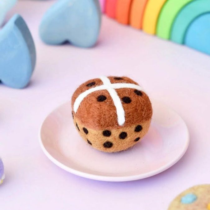 Tara Treasures | Felt Play Food, Hot Cross Bun - Image 3
