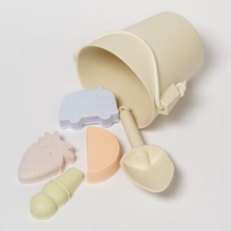 SUNNYLiFE | Silicone Bucket & Spade Set, Apple Sorbet